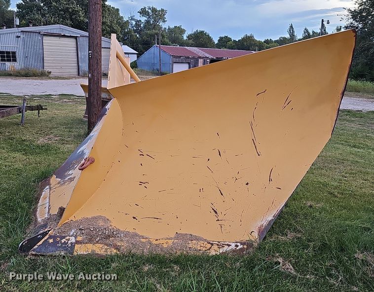 image for item DQ1131 Henke  V-plow