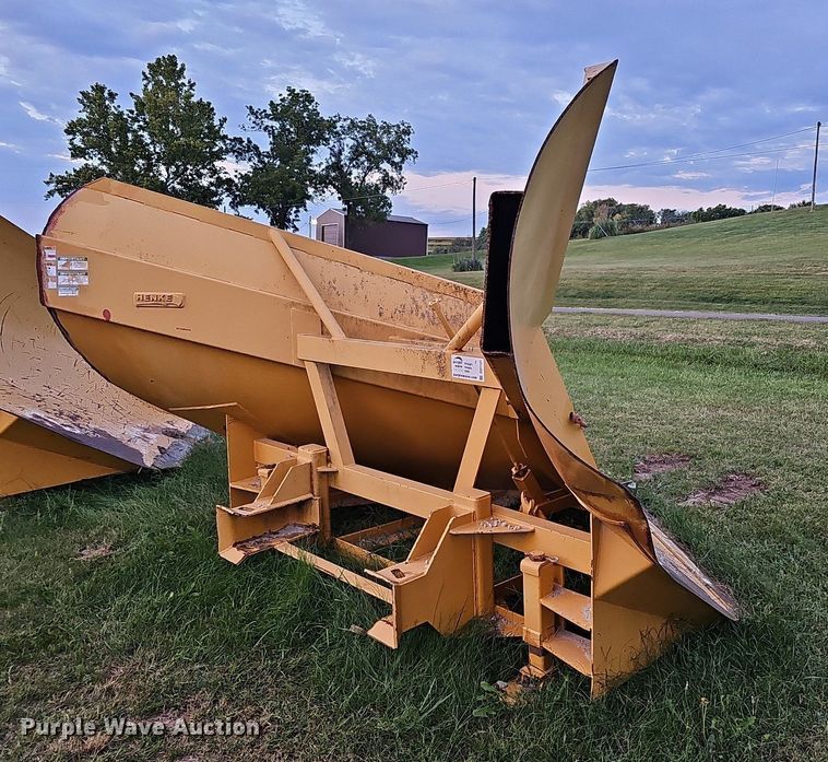 image for item DQ1131 Henke  V-plow