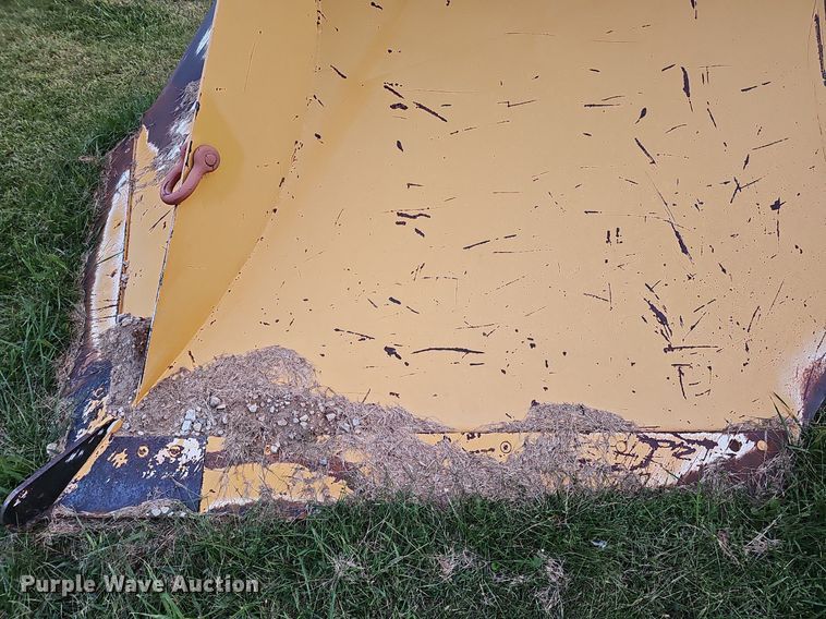 image for item DQ1131 Henke  V-plow