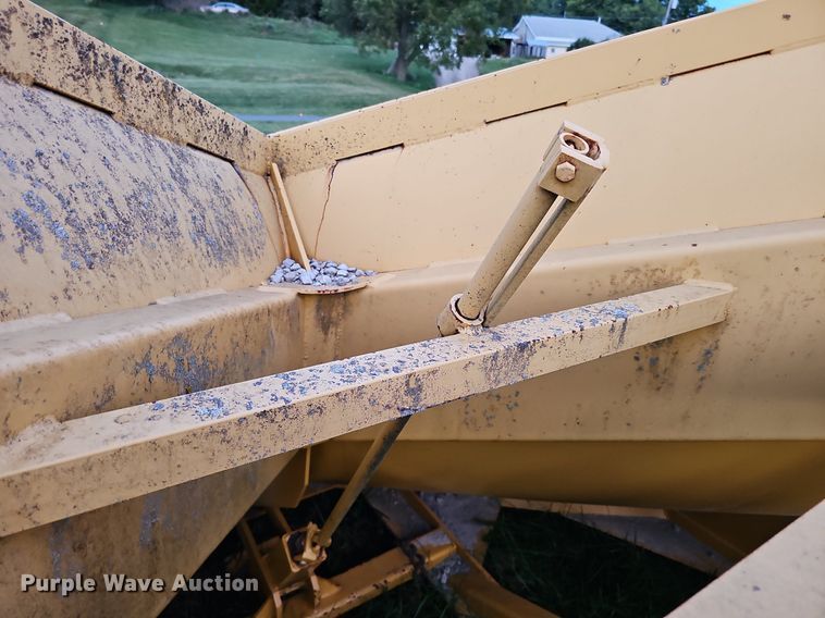 image for item DQ1131 Henke  V-plow