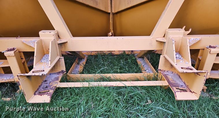 image for item DQ1131 Henke  V-plow