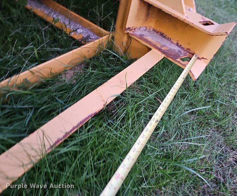 image for item DQ1131 Henke  V-plow