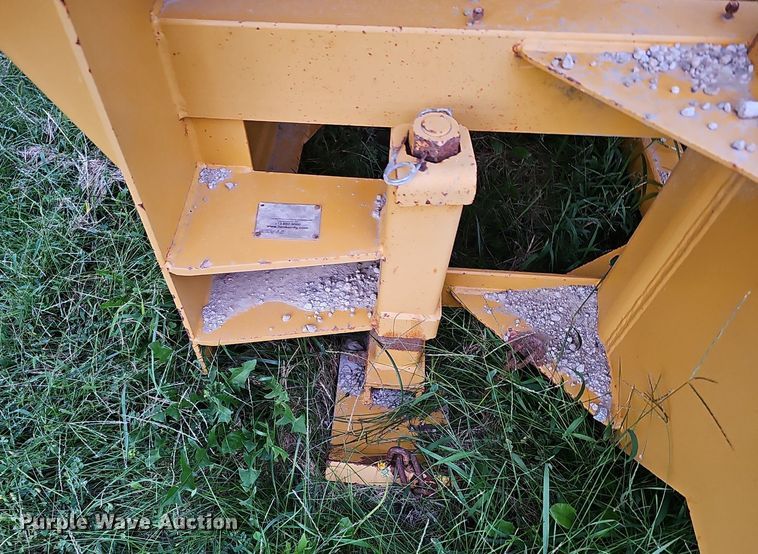 image for item DQ1131 Henke  V-plow