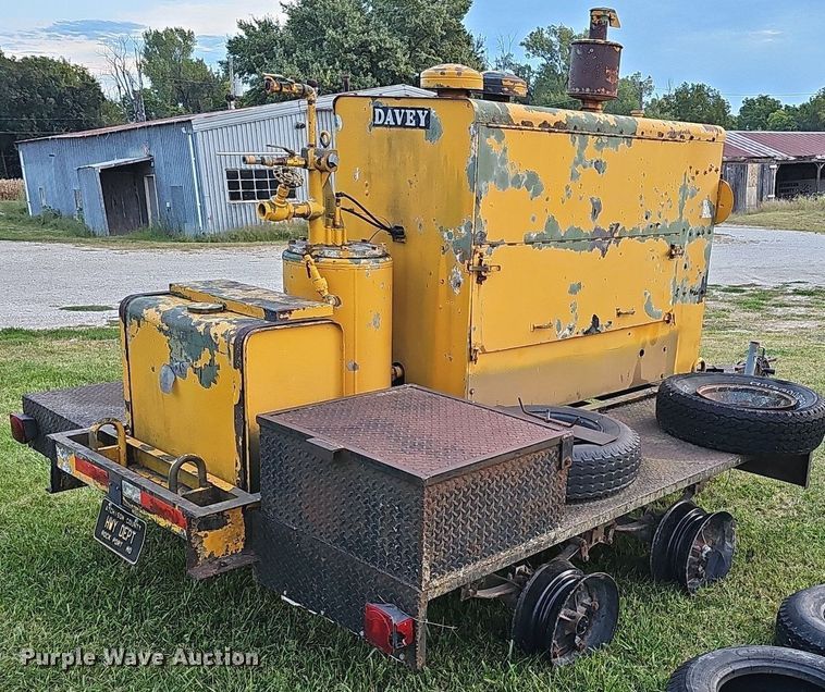 image for item DQ1132 1973 Davey Compressor Co. 14M250 RPV  air compressor