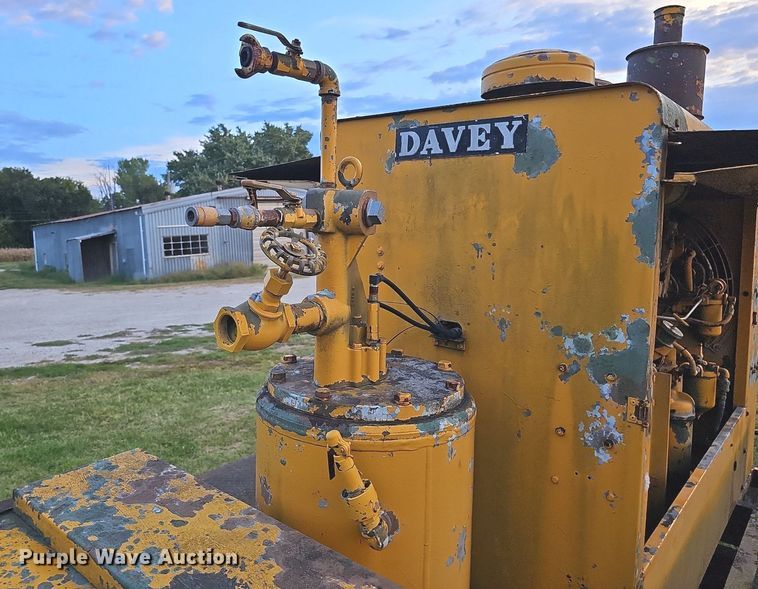 image for item DQ1132 1973 Davey Compressor Co. 14M250 RPV  air compressor