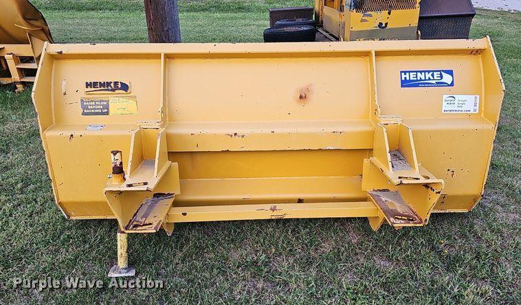 image for item DQ1133 Henke  96"W snow plow