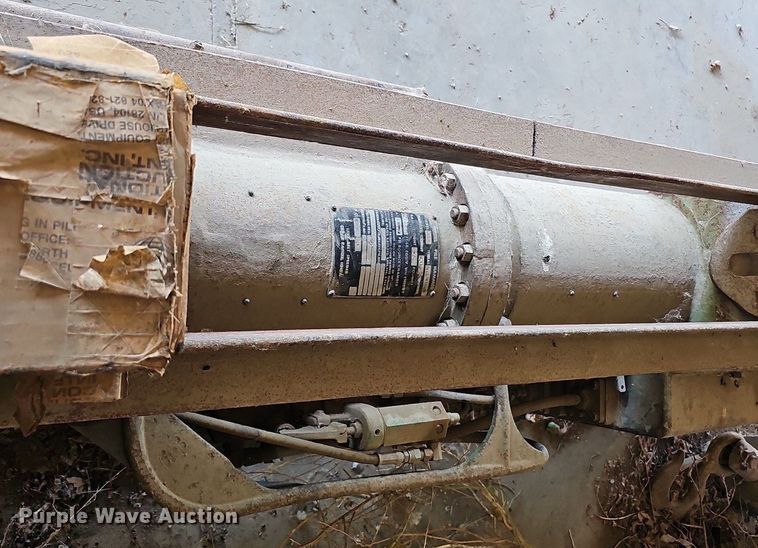 image for item DQ1134 Link Belt 180M  pile driver