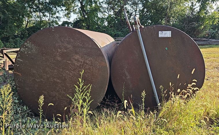 image for item DQ1136 (2) fuel tanks