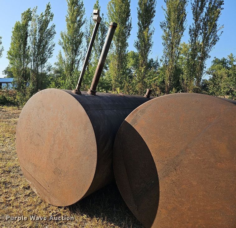 image for item DQ1136 (2) fuel tanks