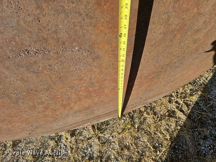 image for item DQ1136 (2) fuel tanks