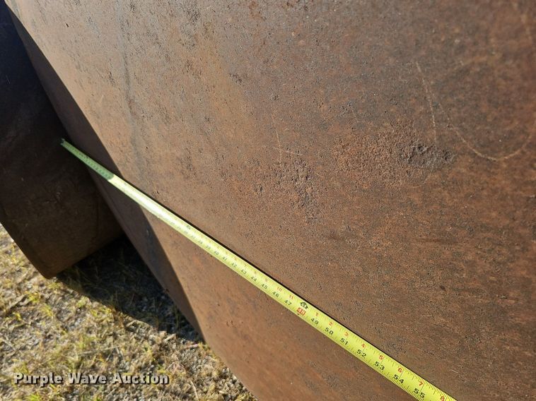 image for item DQ1136 (2) fuel tanks