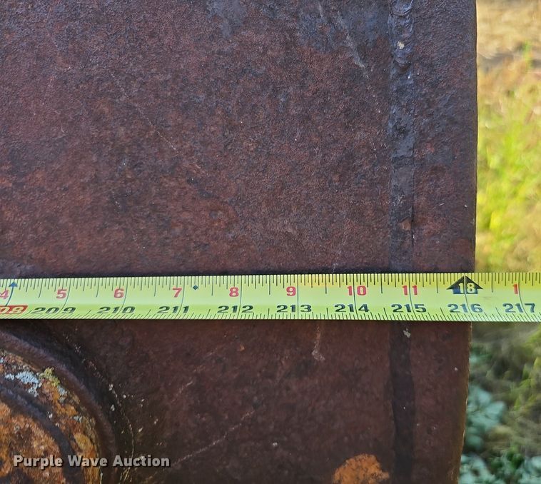 image for item DQ1136 (2) fuel tanks