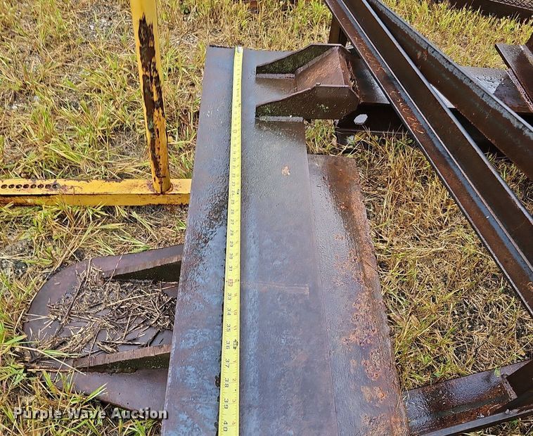 image for item DQ1138 I-beams