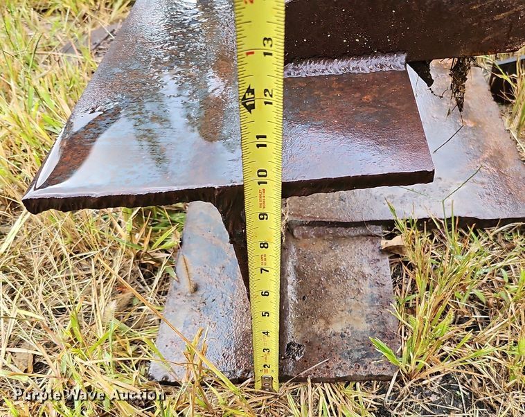 image for item DQ1138 I-beams