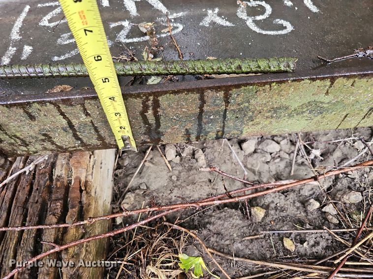 image for item DQ1139 Approximately 24 I-beams