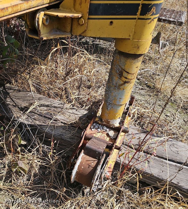 image for item DQ1141 Gamaco Console C450  bridge deck finish machine