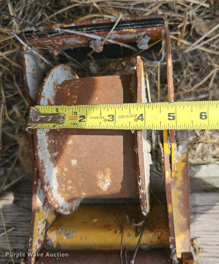 image for item DQ1141 Gamaco Console C450  bridge deck finish machine