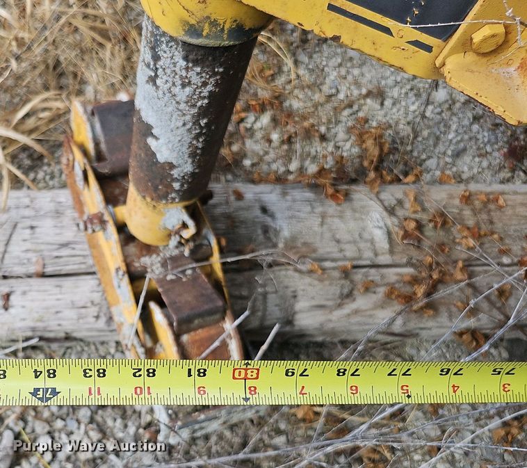 image for item DQ1141 Gamaco Console C450  bridge deck finish machine