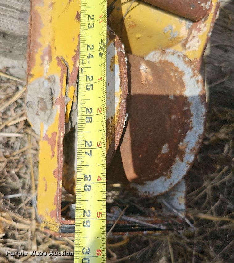 image for item DQ1141 Gamaco Console C450  bridge deck finish machine