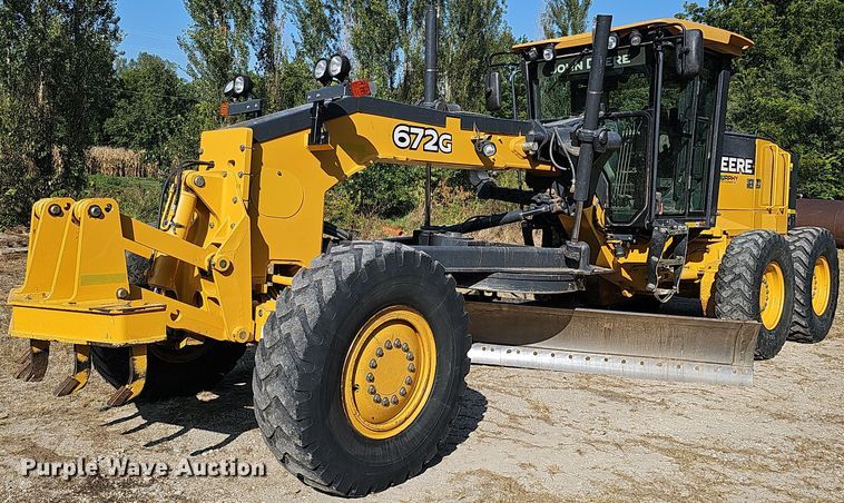 image for item DQ1142 2010 John Deere 672G  motor grader