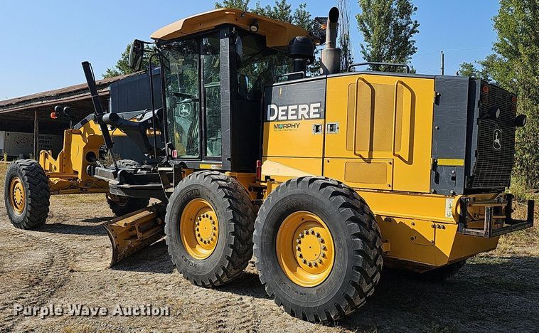 image for item DQ1142 2010 John Deere 672G  motor grader