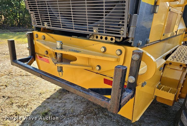 image for item DQ1142 2010 John Deere 672G  motor grader