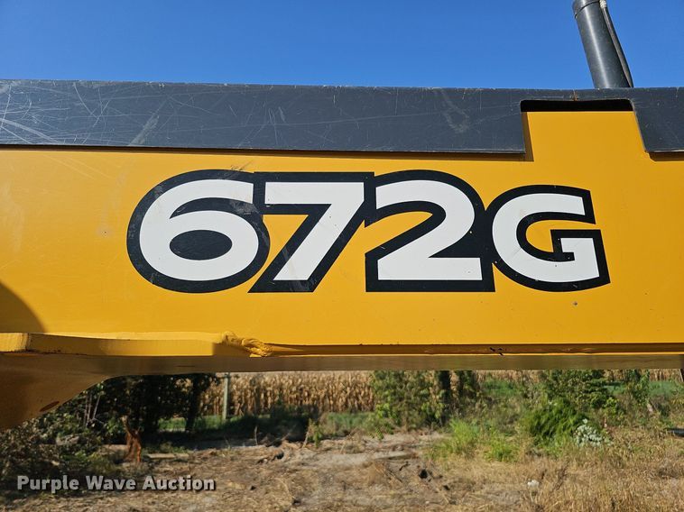 image for item DQ1142 2010 John Deere 672G  motor grader