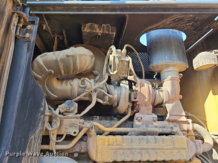 image for item DQ1142 2010 John Deere 672G  motor grader