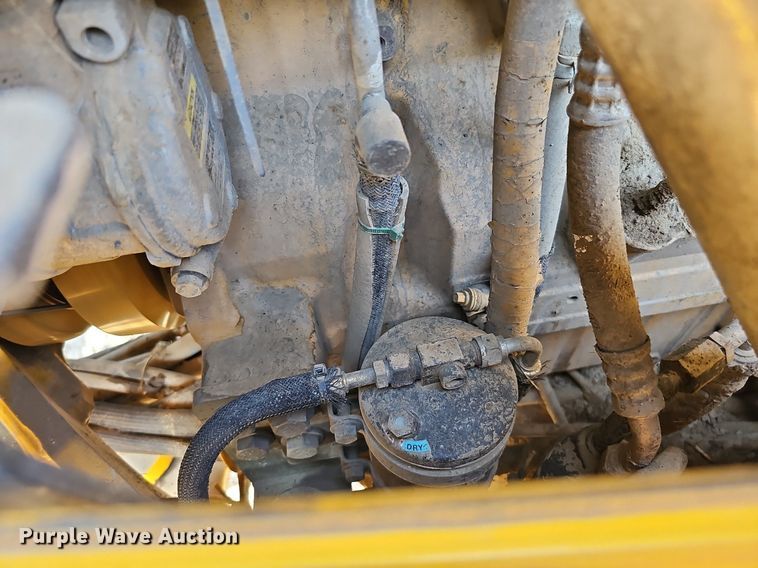 image for item DQ1142 2010 John Deere 672G  motor grader