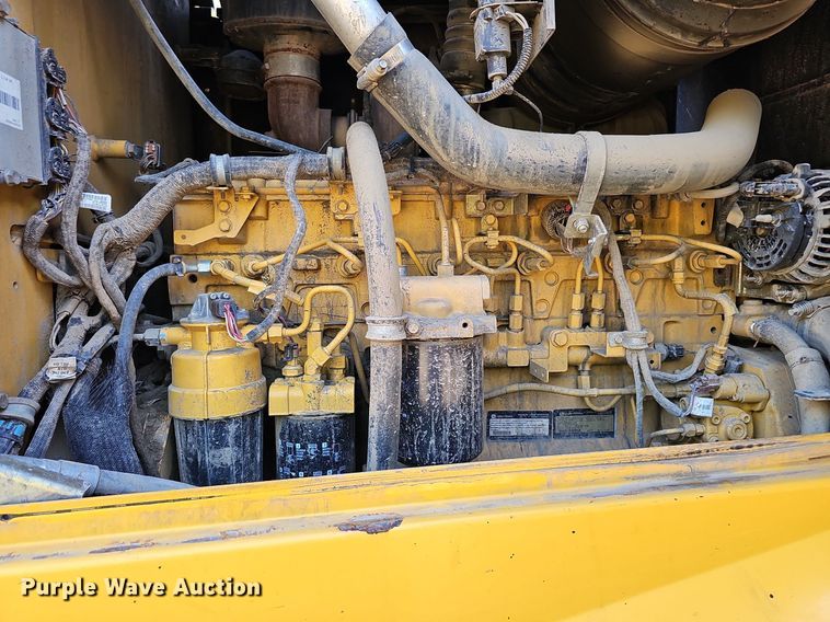 image for item DQ1142 2010 John Deere 672G  motor grader