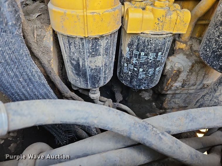 image for item DQ1142 2010 John Deere 672G  motor grader