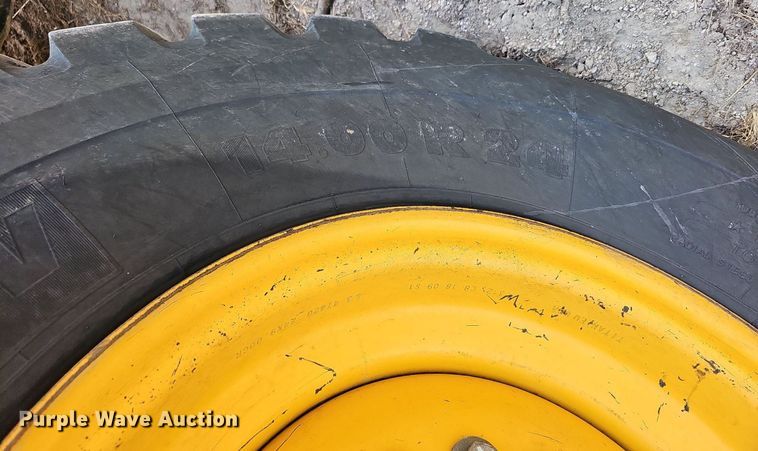 image for item DQ1142 2010 John Deere 672G  motor grader