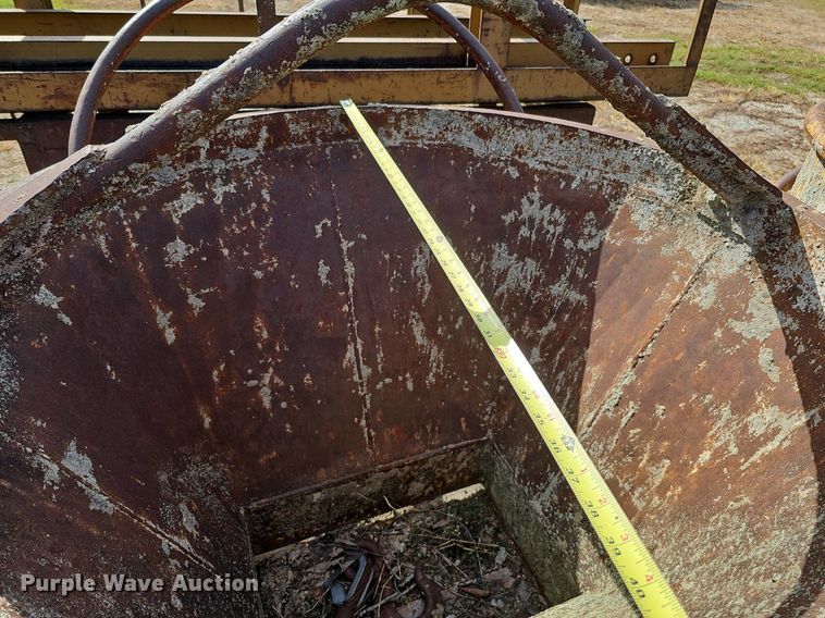 image for item DQ1144 (2) concrete buckets