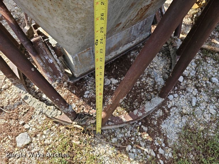 image for item DQ1144 (2) concrete buckets