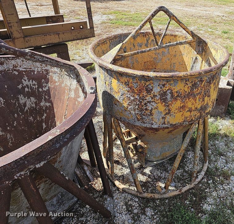 image for item DQ1144 (2) concrete buckets