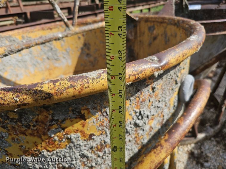 image for item DQ1144 (2) concrete buckets