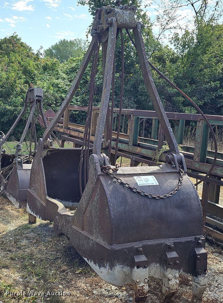 image for item DQ1145 (3) crane buckets