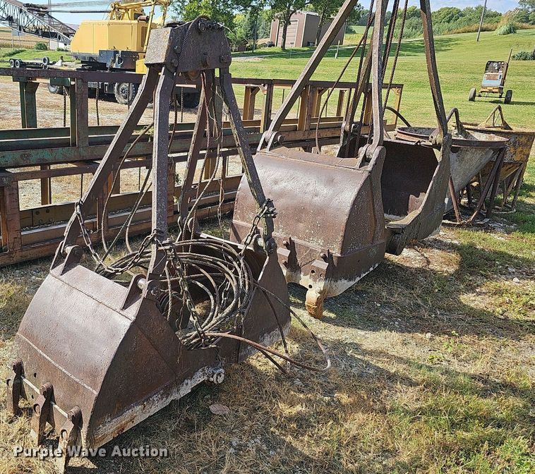 image for item DQ1145 (3) crane buckets