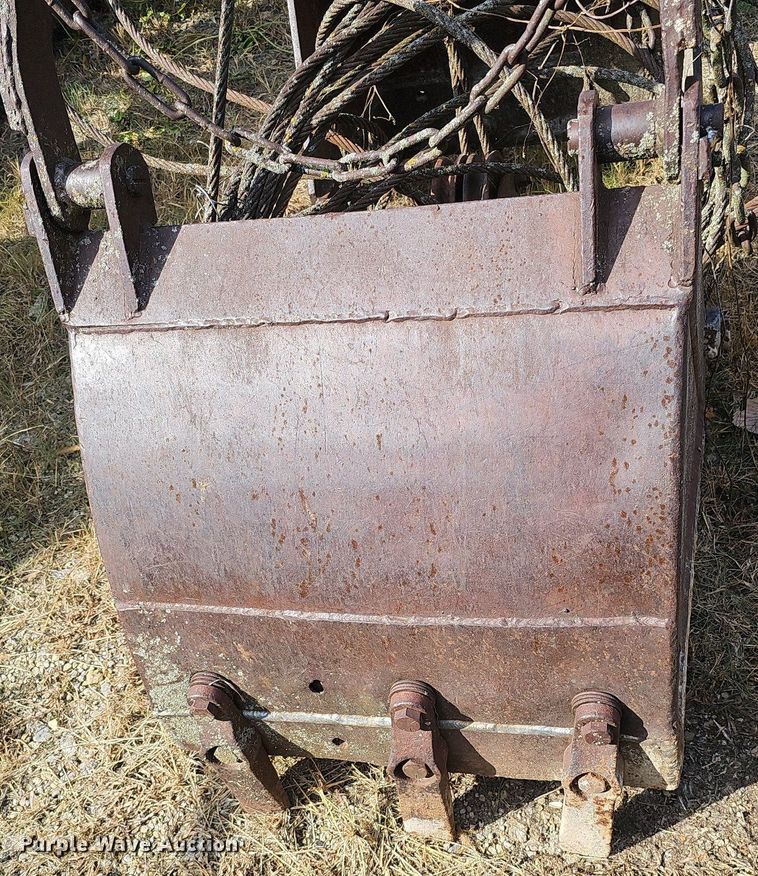 image for item DQ1145 (3) crane buckets