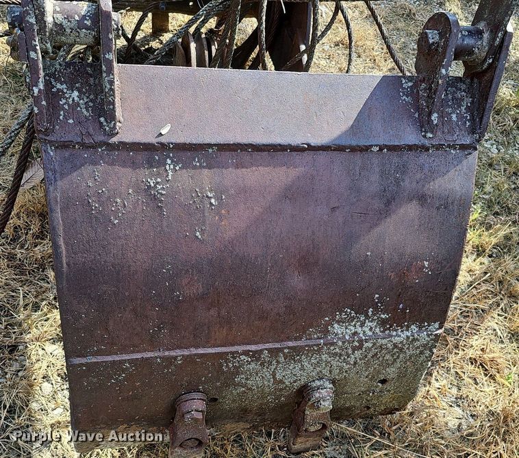 image for item DQ1145 (3) crane buckets