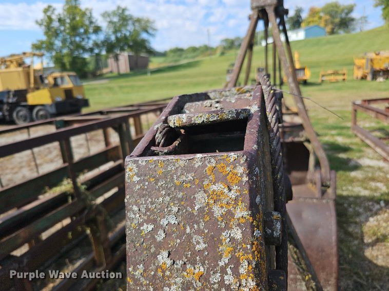 image for item DQ1145 (3) crane buckets
