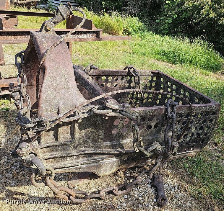 image for item DQ1145 (3) crane buckets