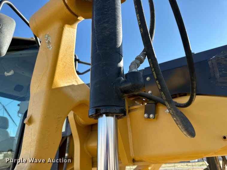 image for item DQ1427 2008 Caterpillar 140M  motor grader