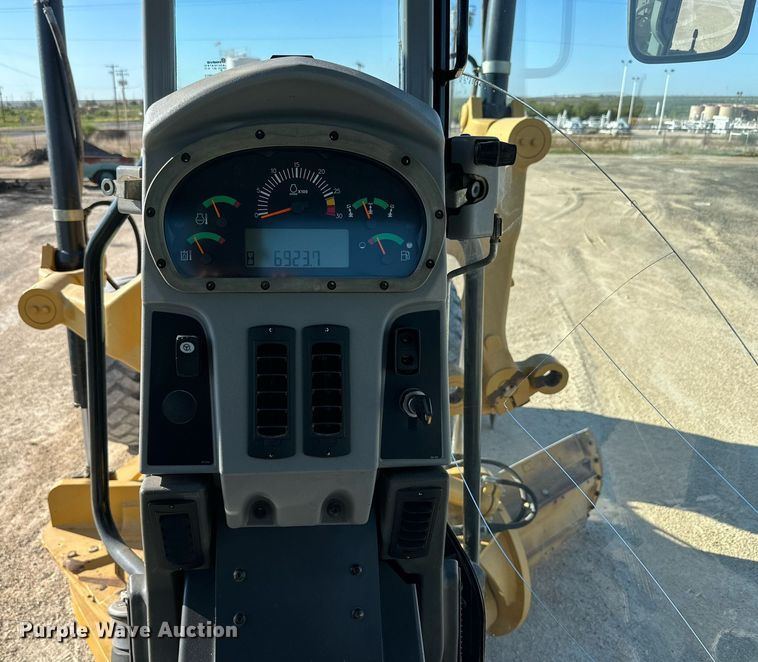 image for item DQ1427 2008 Caterpillar 140M  motor grader