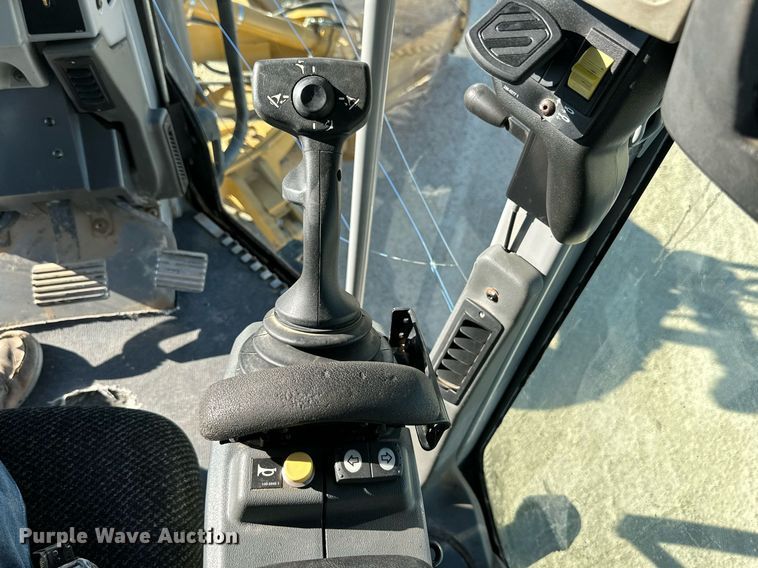 image for item DQ1427 2008 Caterpillar 140M  motor grader