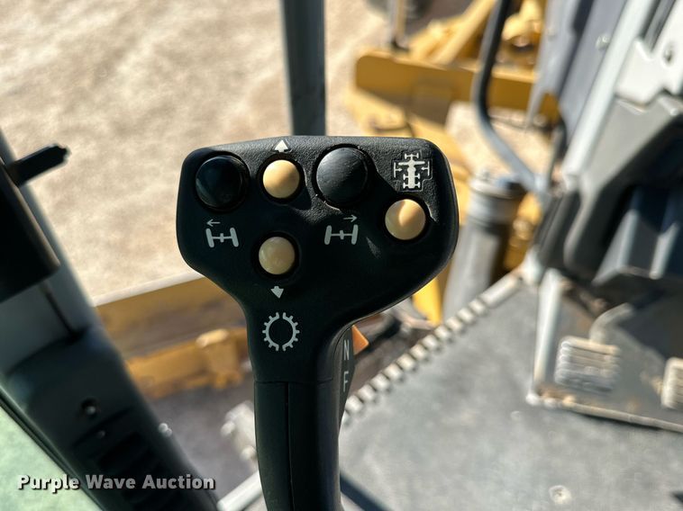 image for item DQ1427 2008 Caterpillar 140M  motor grader