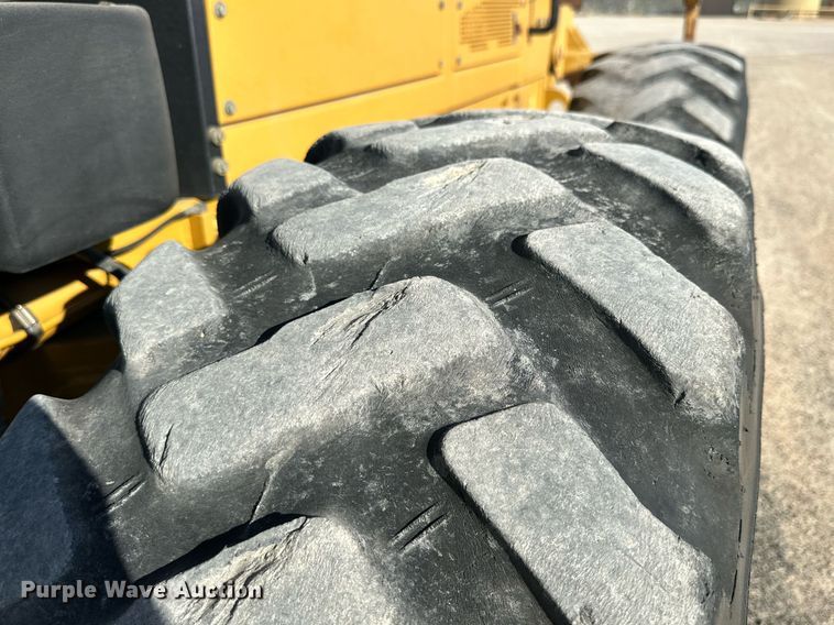 image for item DQ1427 2008 Caterpillar 140M  motor grader