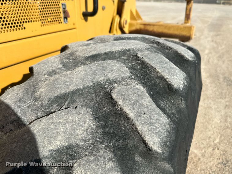 image for item DQ1427 2008 Caterpillar 140M  motor grader