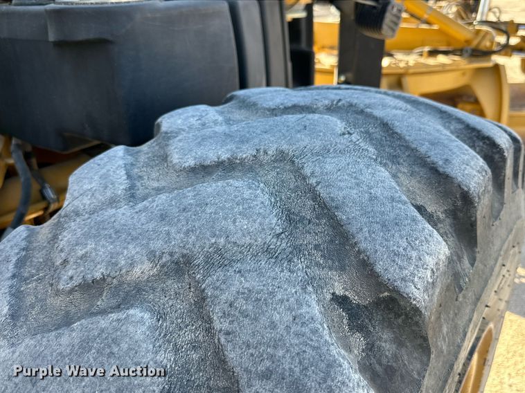 image for item DQ1427 2008 Caterpillar 140M  motor grader