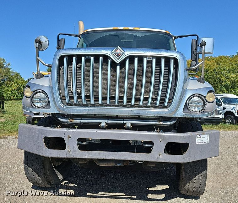 image for item DR5760 2009 International WorkStar 7600  vacuum truck